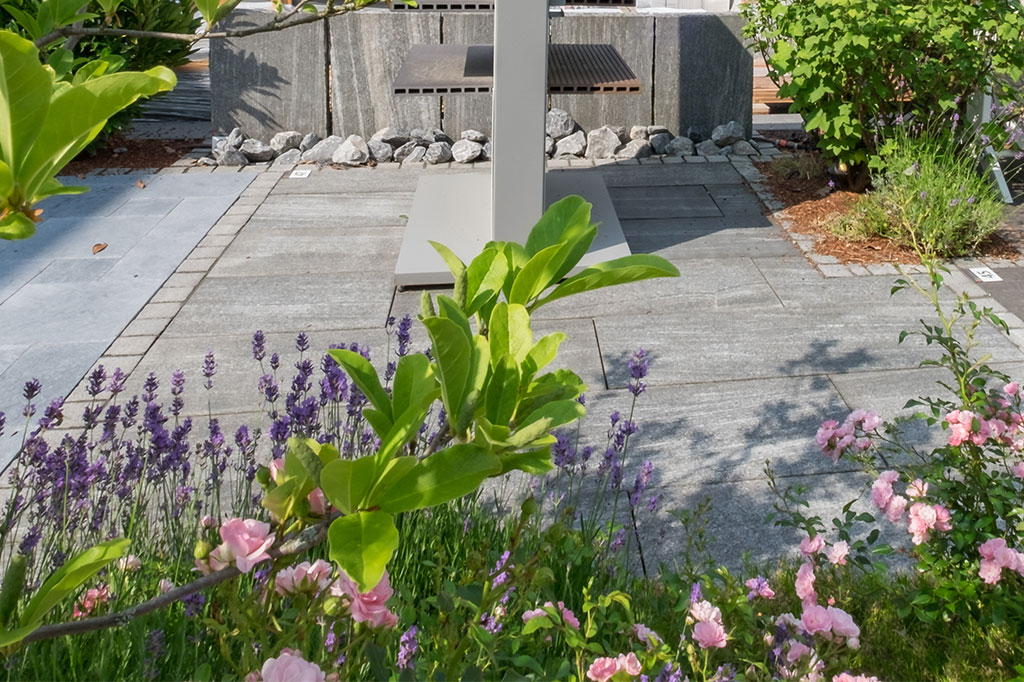 Betonstein vs. Naturstein